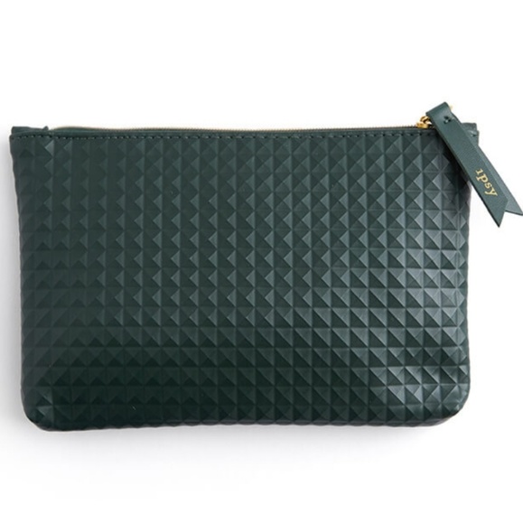 ipsy Handbags - 🎁Geometric texture mini cosmetic bag